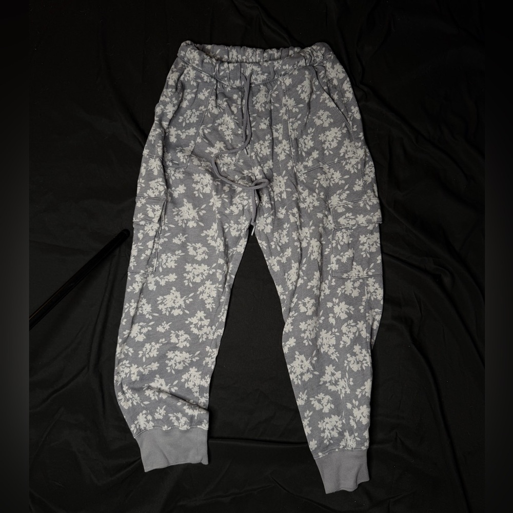 PINK Victoria's Secret High Rise Cargo Jogger